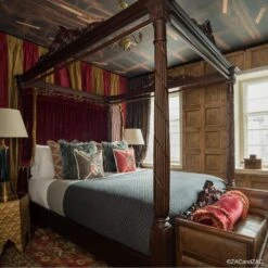 Regent Light Oak Wallpaper -Andrew Martin Sale Store 216496 watermarked web 17 031 masterbedroom overview zac and zac