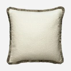 Huntsman Ivory/Alezio Gold Cushion