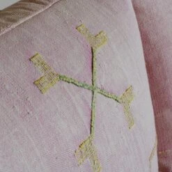 Regal Moroccan Sofa -Andrew Martin Sale Store 269167 regal sofa moroccan pink detail 3