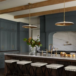 Piatto Pendant Light -Andrew Martin Sale Store 328458 piatto brass and white life